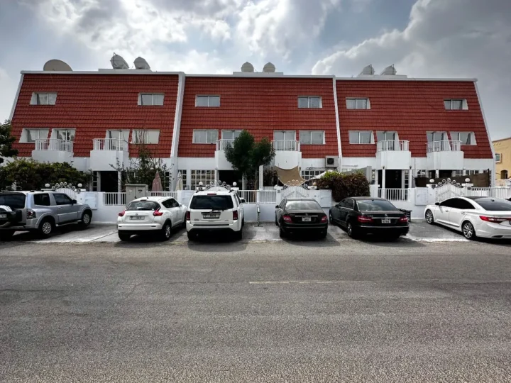 Mirdif Villas, image 3